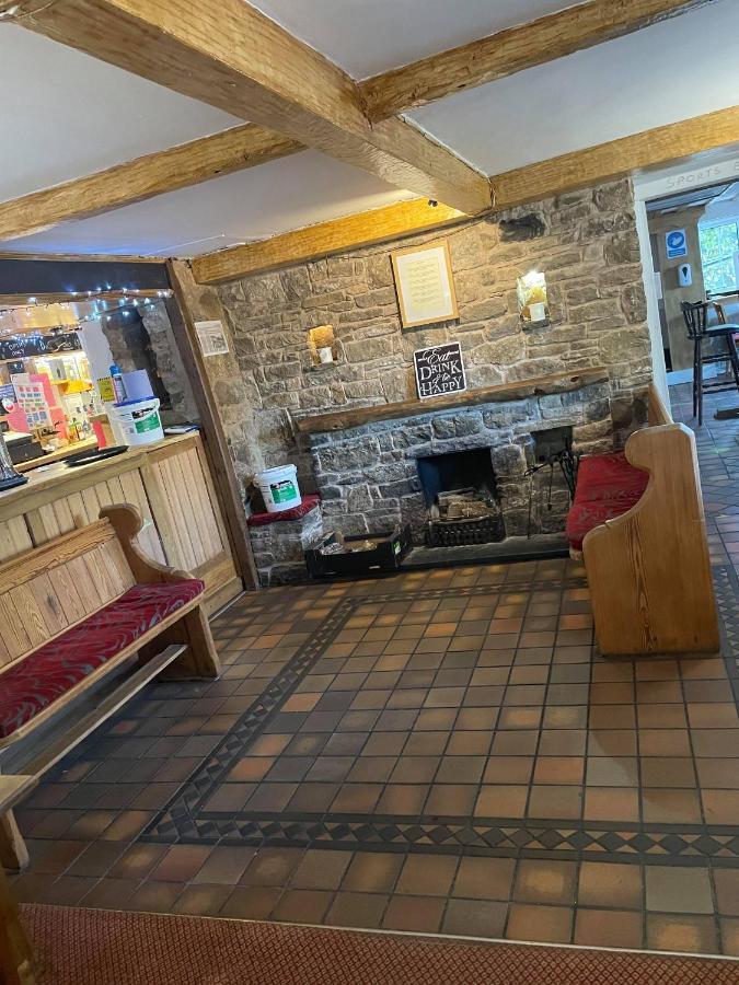 The Glan Yr Afon Inn 홀리웰 외부 사진