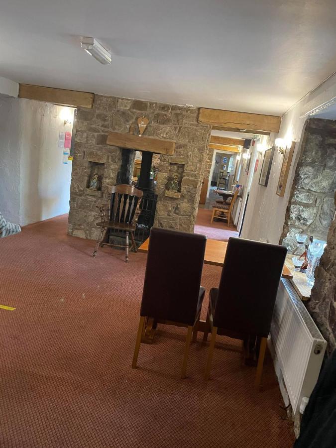 The Glan Yr Afon Inn 홀리웰 외부 사진