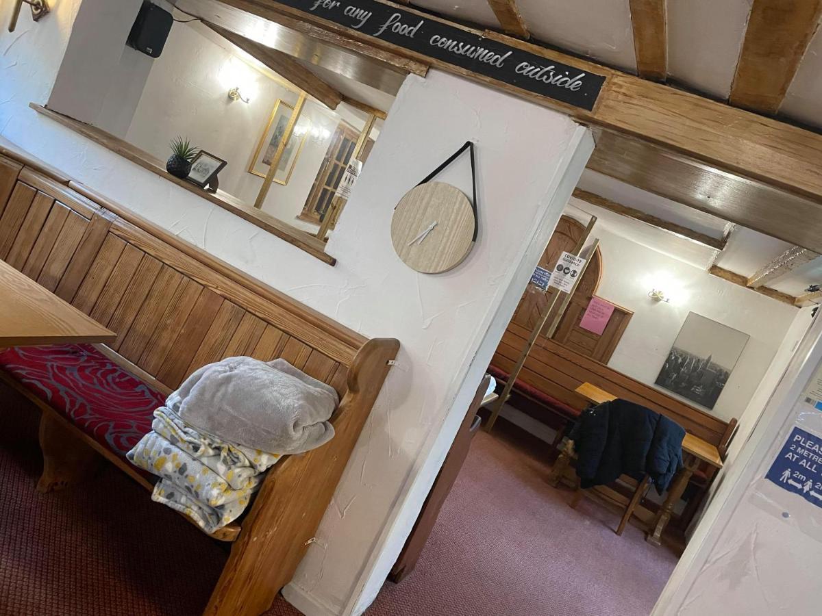 The Glan Yr Afon Inn 홀리웰 외부 사진