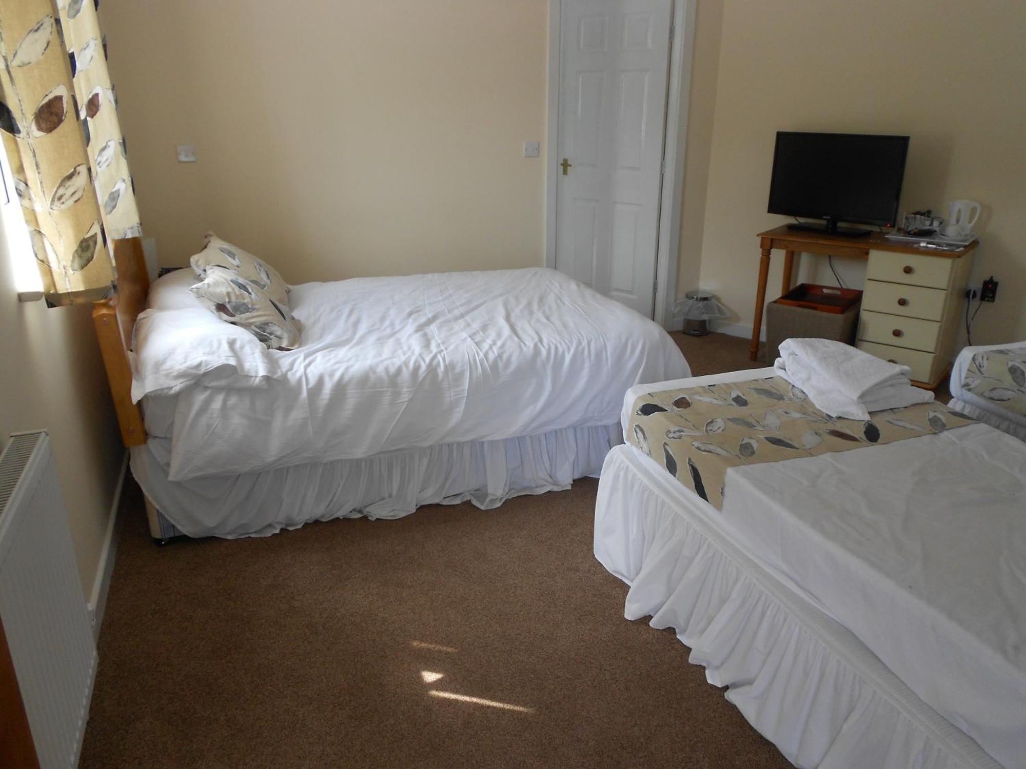 The Glan Yr Afon Inn 홀리웰 객실 사진
